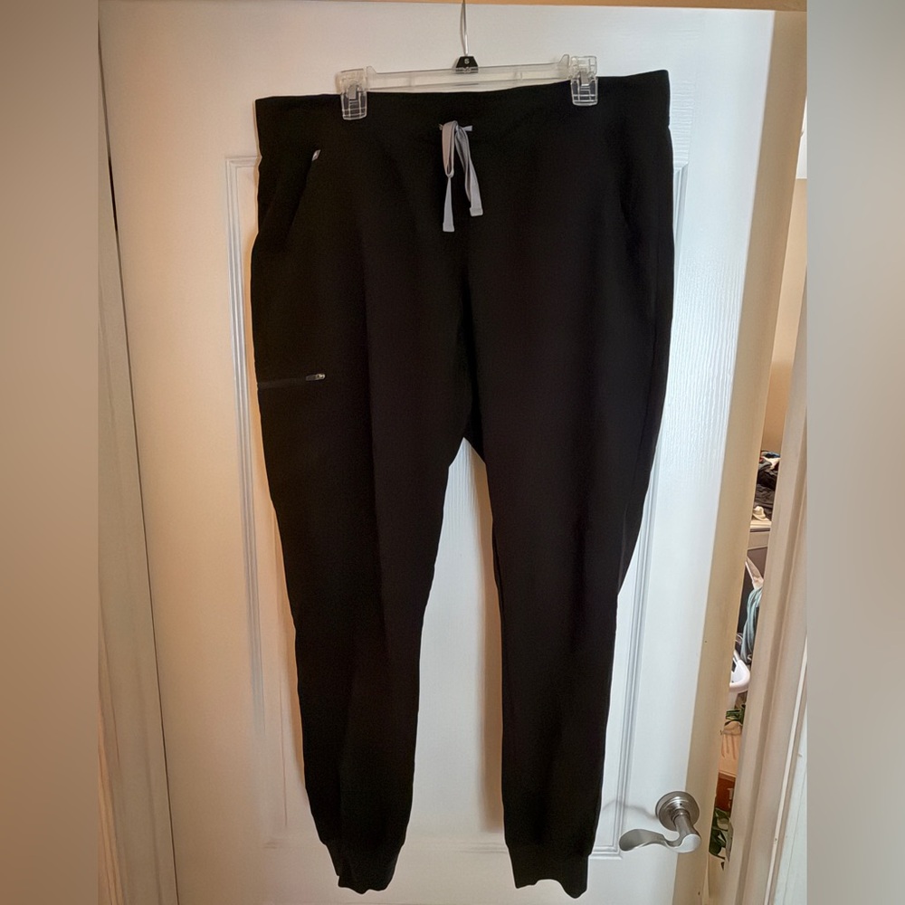 Women’s Black Jogger Scrub Pants